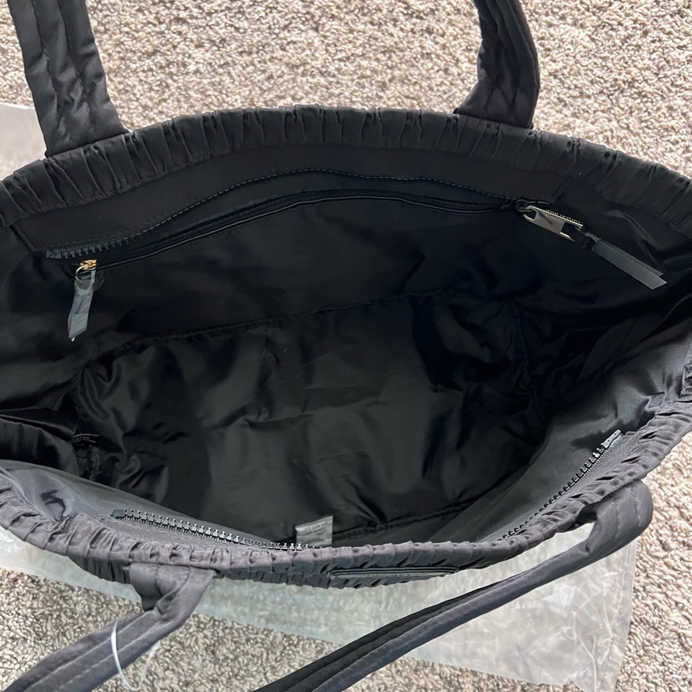 NEW Victoria’s Secret Weekender tote - Picture 6 of 7